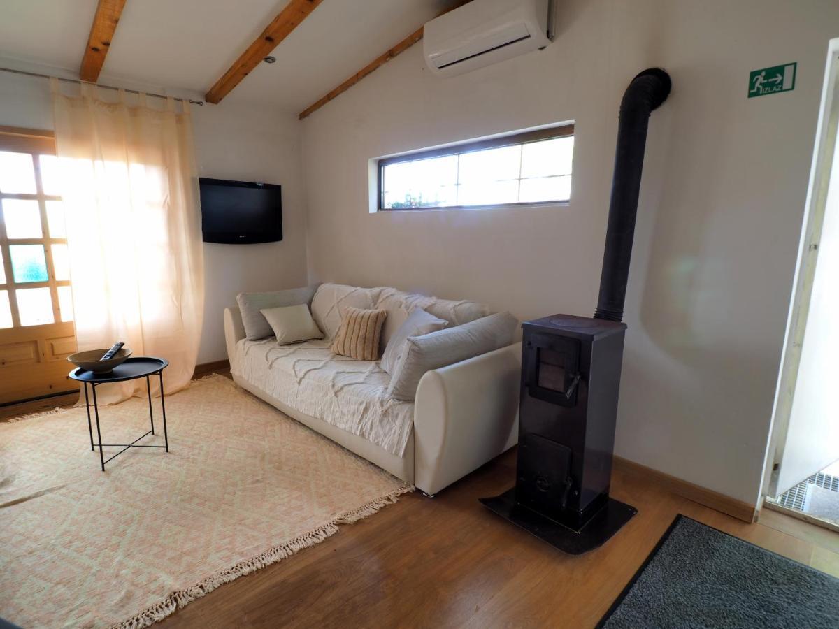 Guest House Sara Latin Exterior foto